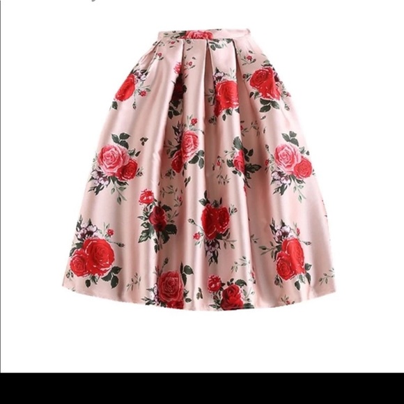 Dresses & Skirts - Beautiful pleated skirt